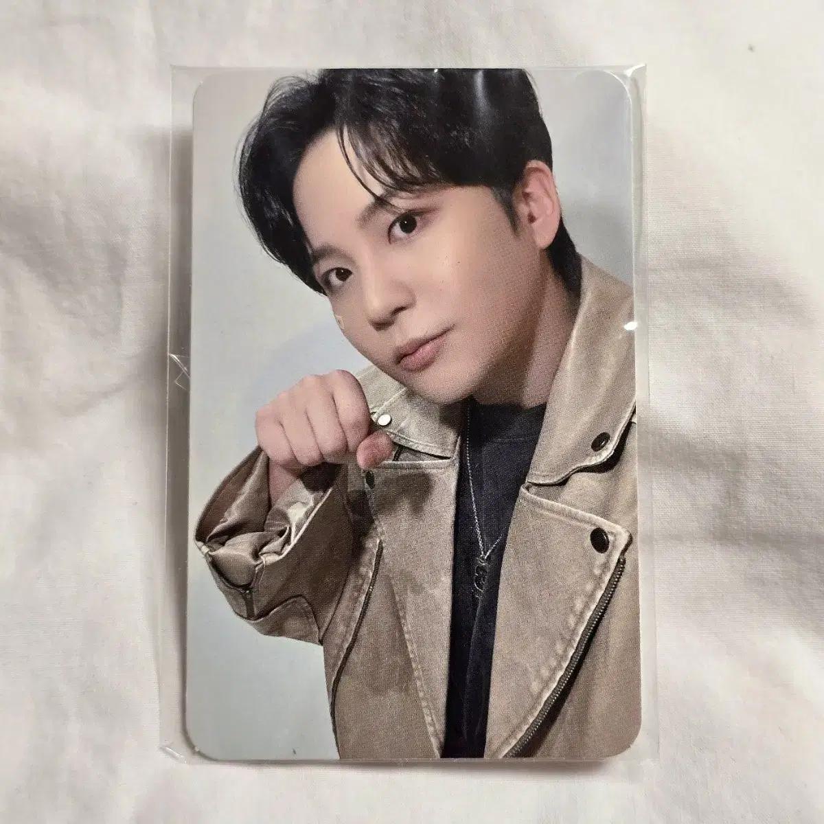 

Ateez Jongho Anytis Popup Store Photocard Mission