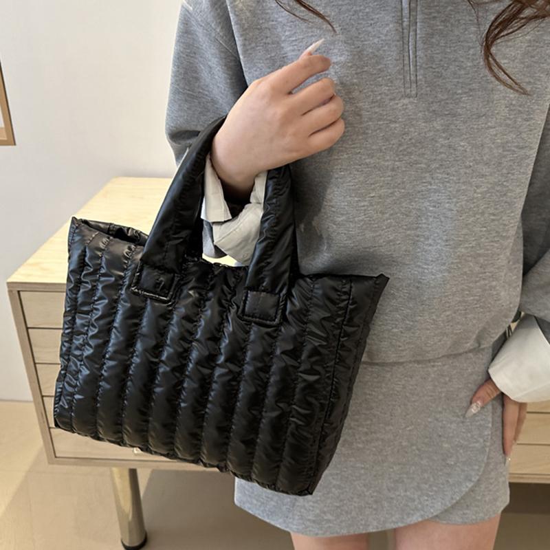 Large Capacity Quilted Tote Bag for Women Elegant Padded Solid Color Shoulder Bag for Vacation Casual Commuting Handbags