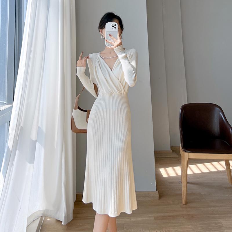 French Vintage Pearl Chain Knit Dress Women's Winter New Gentle High Waisted Base Dresses Korea Chic Designer Casual Clothing