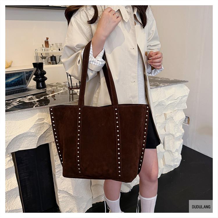 

Замшевая сумка-тоут большой вместимости 34*13*34 кофейный