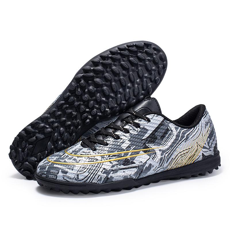 Vibrating foot 761-1 low-top football shoes men's rubber broken nail sole artificial grass sneakers Frisbee shoes agent