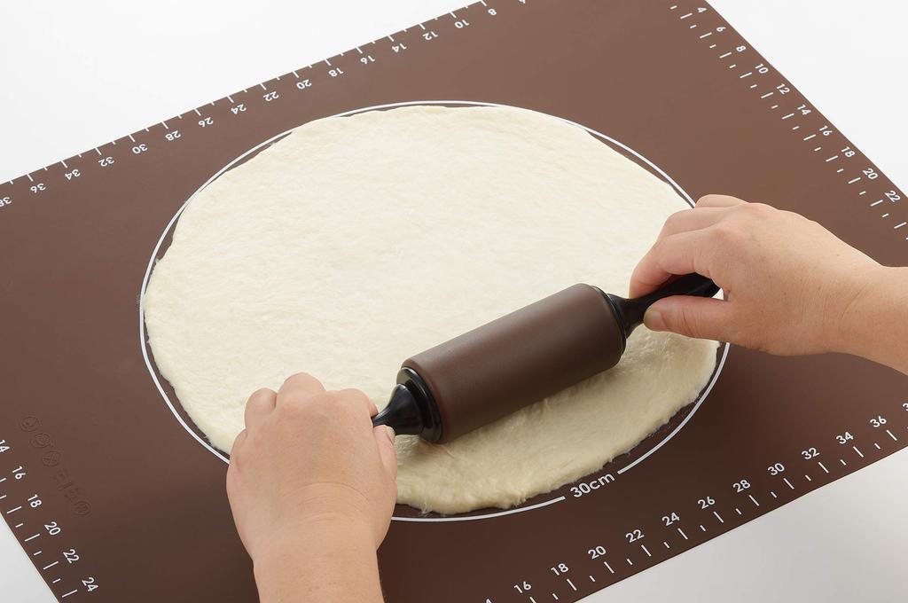 Yoshikawa Silicone 50 x with good separation of foldable and bread mat made in gift wrapping specification SJ1455 Mat, 40cm, scale, non-slip, fabric,