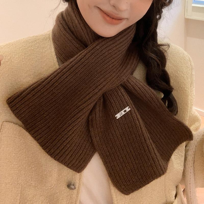 Small scarf with wool crossed wool for women's winter new versatile knitted neck protection coffee scarf