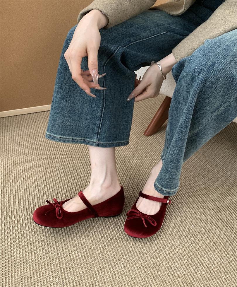 Französische Innenhöhenerhöhung Flachmündung Einzelne Schuhe Damen 2025 neu Frühling und Sommer Rock Temperament Sanfter Wind Ballett Abendschuhe