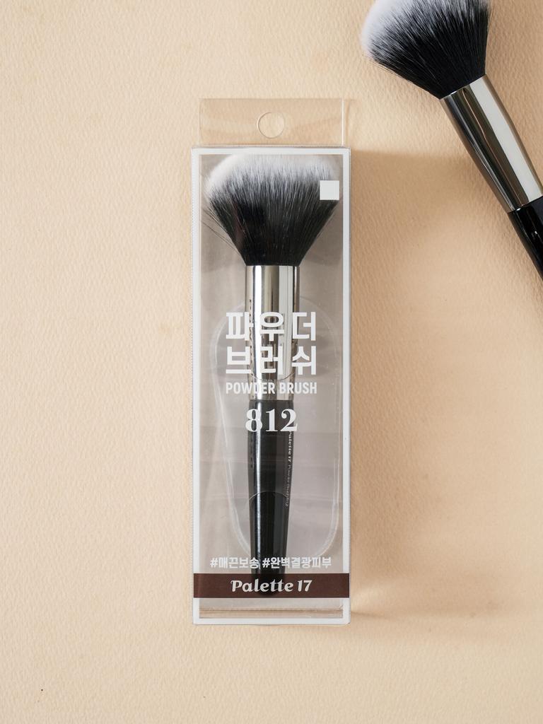 Palette 17 Soft Powder Makeup Brush