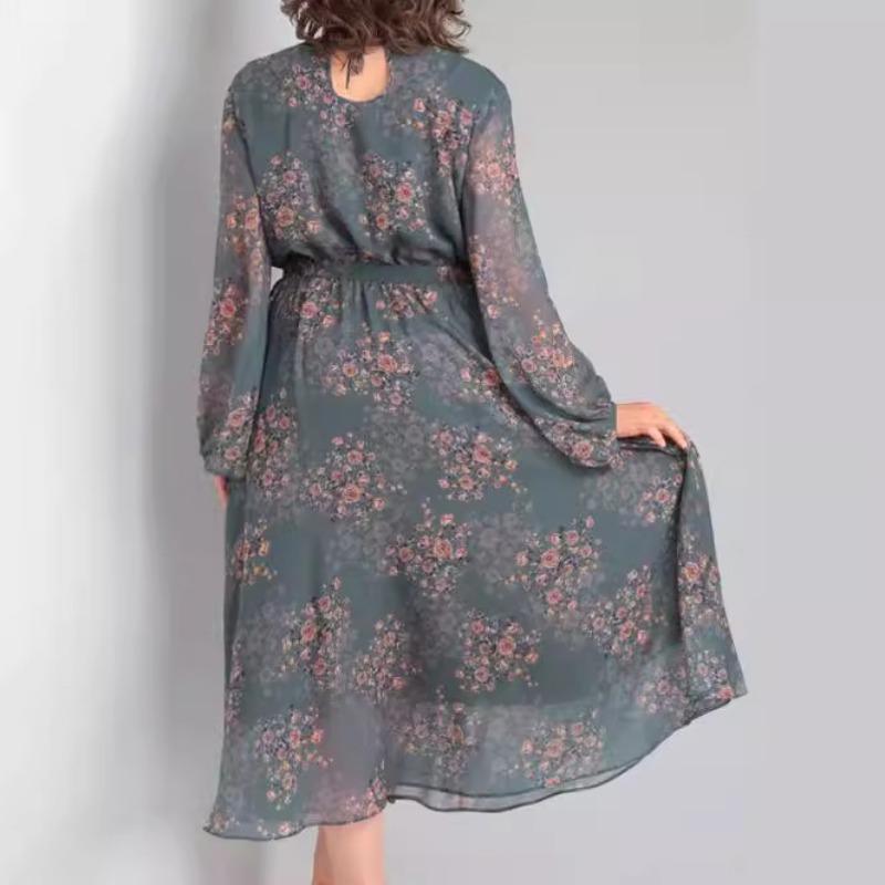 Dámské dlouhé šaty s volným výstřihem a květinovým vzorem pro větší velikosti