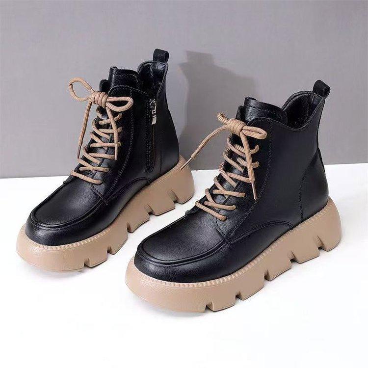 Weiche Leder-Martin-Stiefel Britischer Stil Plateau-Stiefel Herbst und Winter Neue flache Samtstiefel Lokomotive Kurzstiefel