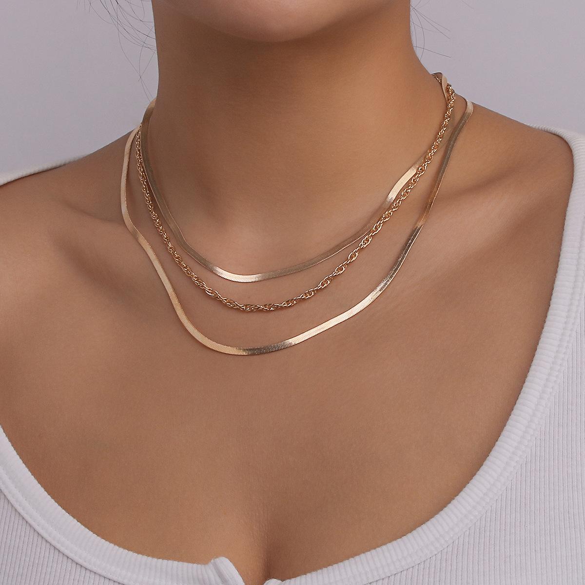 

Women European Simple Multi-Layer Snake Bone Choker Retro Punk Metal Style Jewelry Minimalist Geometric Temperament Necklace
