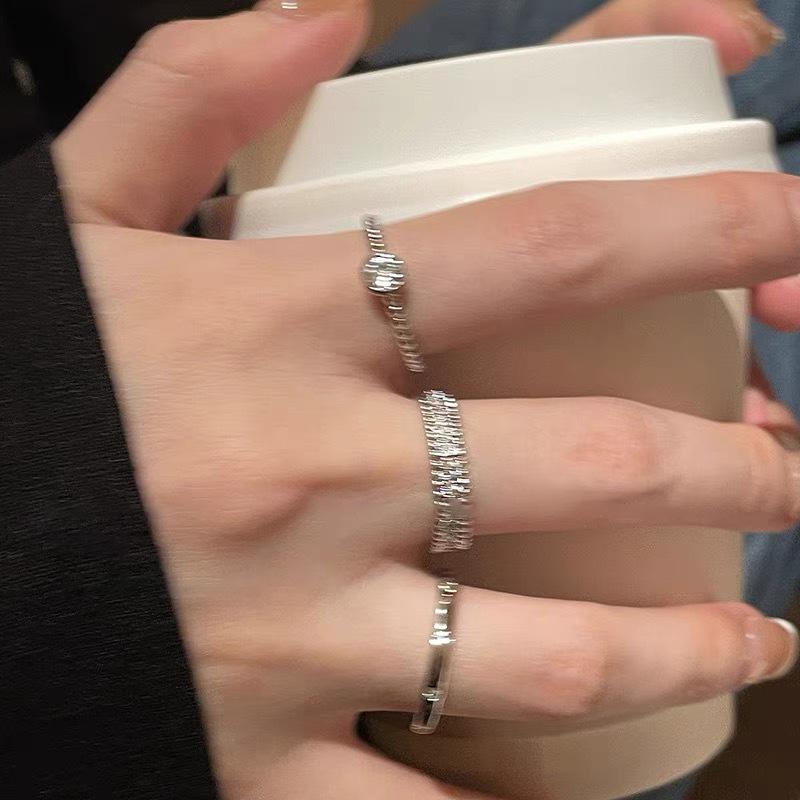 Xiaohongshu authentic versatile simple niche design high sense index finger ring simple cold wind ring