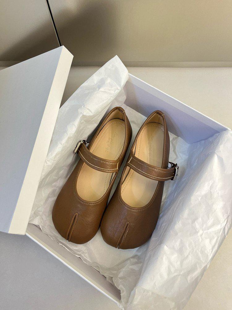

Модні та зручні ретро підроблені одномісні туфлі Мері Джейн, літні ніжні приміські туфлі на плоскій підошві. 40 коричневий