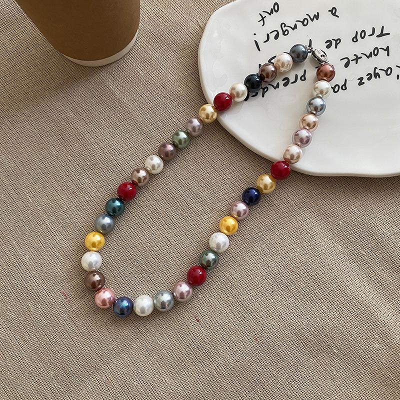 Fashion versatile color matching pearl necklace retro niche high-end sense collarbone chain personality light luxury design sense necklace women