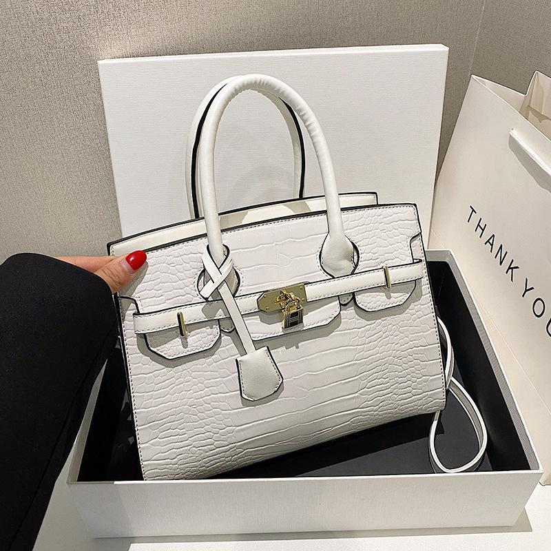 

Crossbody One Shoulder Bag Large Capacity Women Fashion Senior Casual Versatile