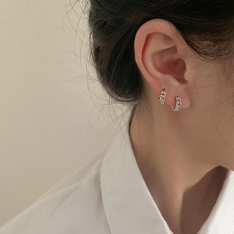 

Simple Female Tiny Ear Bone Nail Earrings Tide Ear Buckle Earrings Lukewarm Retro Hundred Niche Vintage Ladies Accessories Elegant Jewelry Earrings