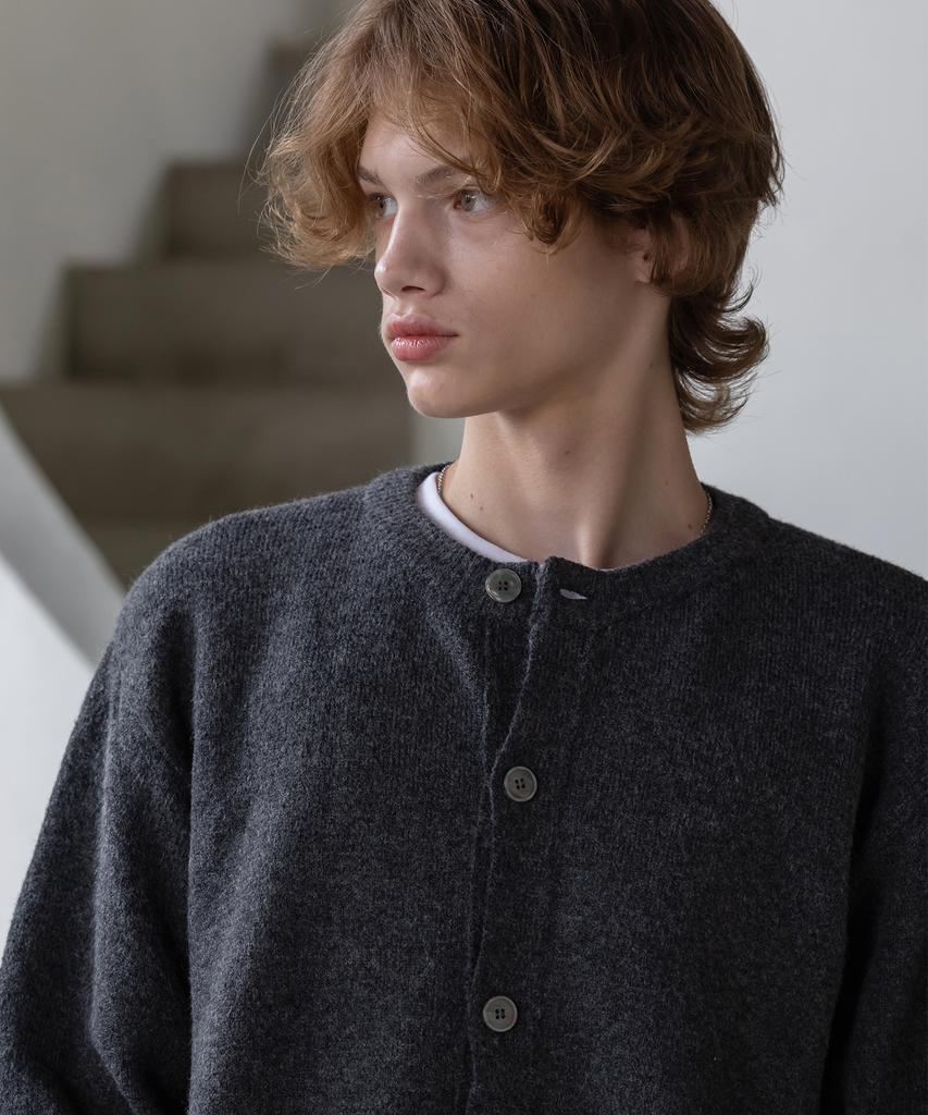 Decoroso Comfort Round Neck Cardigan [Charcoal]