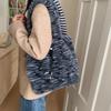Sac Moelleux Grande Capacité Femme 2025 Nouveau Décontracté Peluche Douce Épaule Sac Fourre-tout Portable