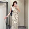 Französisches gepunktetes ärmelloses Kleid Damen Sommer Temperament schmale Taille kleine Hüfte Wickelrock mittel und lang