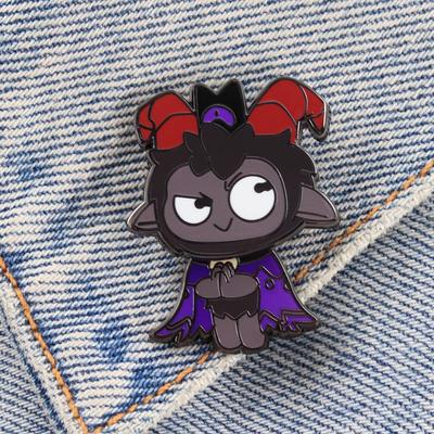 Spilla e Magnete Capra Malvagia a Doppio Uso Cult of the Lamb - Accessorio Merchandising del Gioco