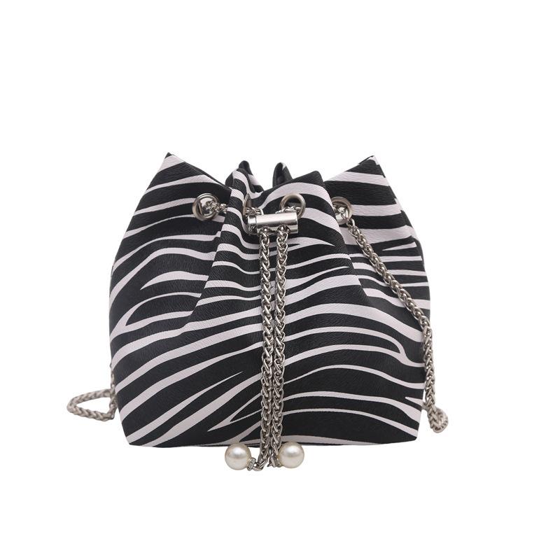 Fashion Woven Elegant Chain Bag for Women, Bucket Bag, Casual and High-end Single Shoulder Crossbody Bag
