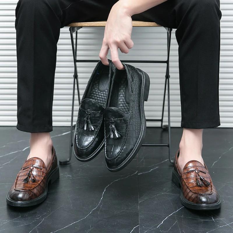 Men's Thick Bottom Shoes Men slip on Dress Leather Shoes outdoor Male Brogue Business Formal Shoe Wedding party men Shoes