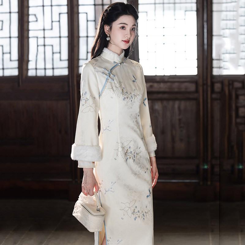Elegant Embroidered Velvet-Lined Long Sleeve Cheongsam Dress Women Winter Thick Warm Retro Style
