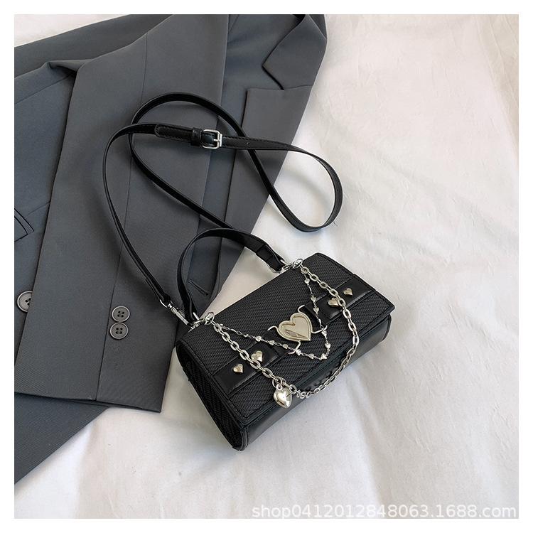

Small square bag lock buckle fashionable Korean version handbag bag love 2025 women s shoulder messenger bag fashionable and simple new model