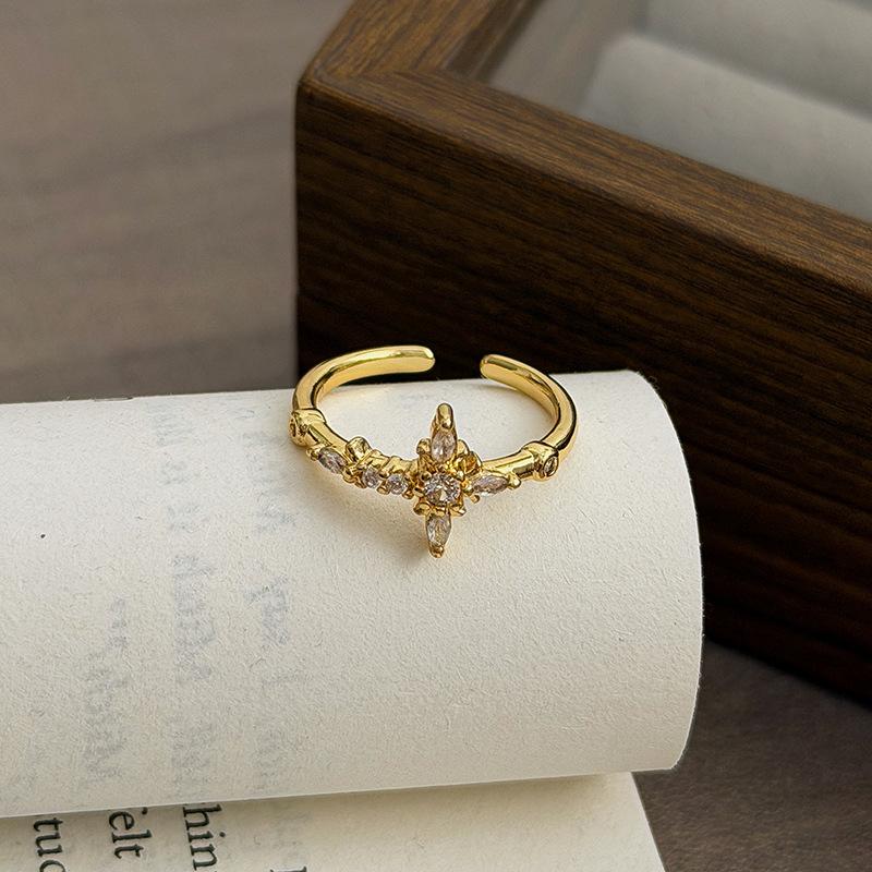 Medieval Light Luxury Gold Full Diamond Row Diamond Star Small Fish Opening Ring Niche High Sense Personality Ring Woman