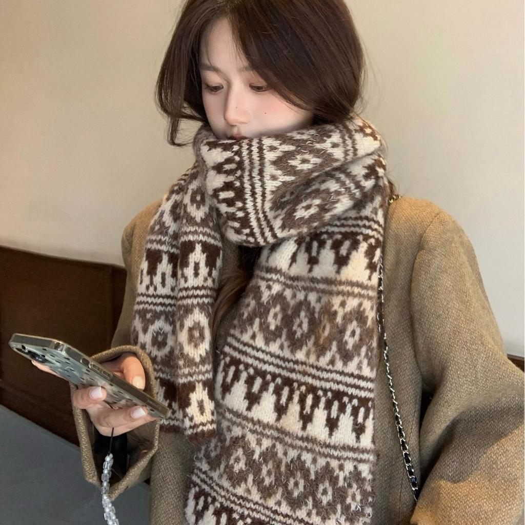 High-quality Scarf Women's Fair Island Jacquard Retro Knitted Autumn and Winter High-end Warm Versatile Scarf Men