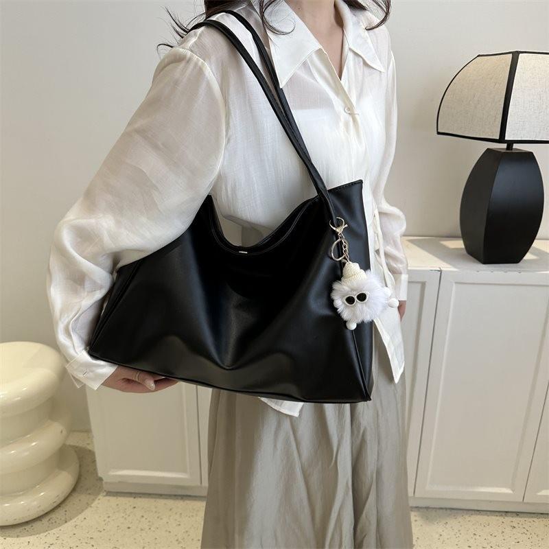 Large Capacity Elegant Tote Bag For Women Available In Chic Colors For Daily Use