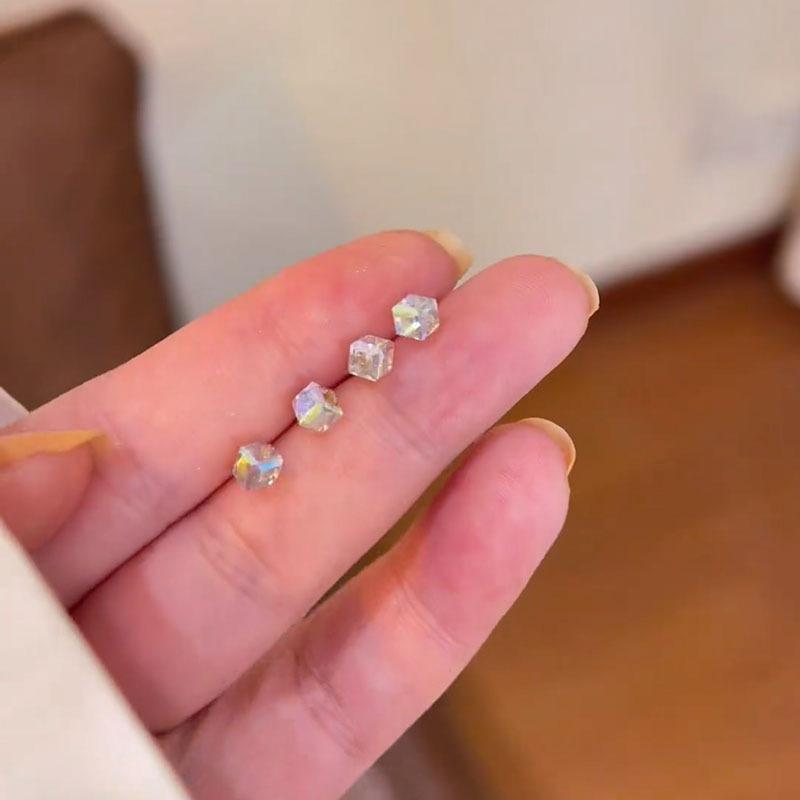 Colorful sugar cube glass stud earrings, minimalist style, compact and versatile design earrings, fashionable and high-end earrings.