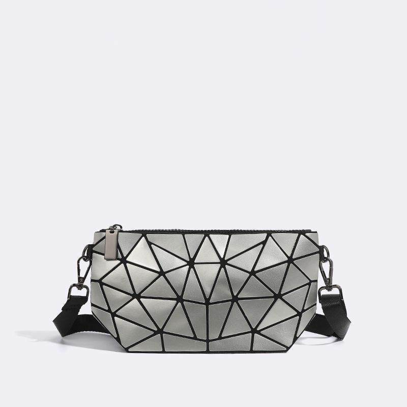 Bag Women's 2025 New Summer New Fashion Simple Geometric One Shoulder Crossbody Portable Mini Rhombus Small Bag