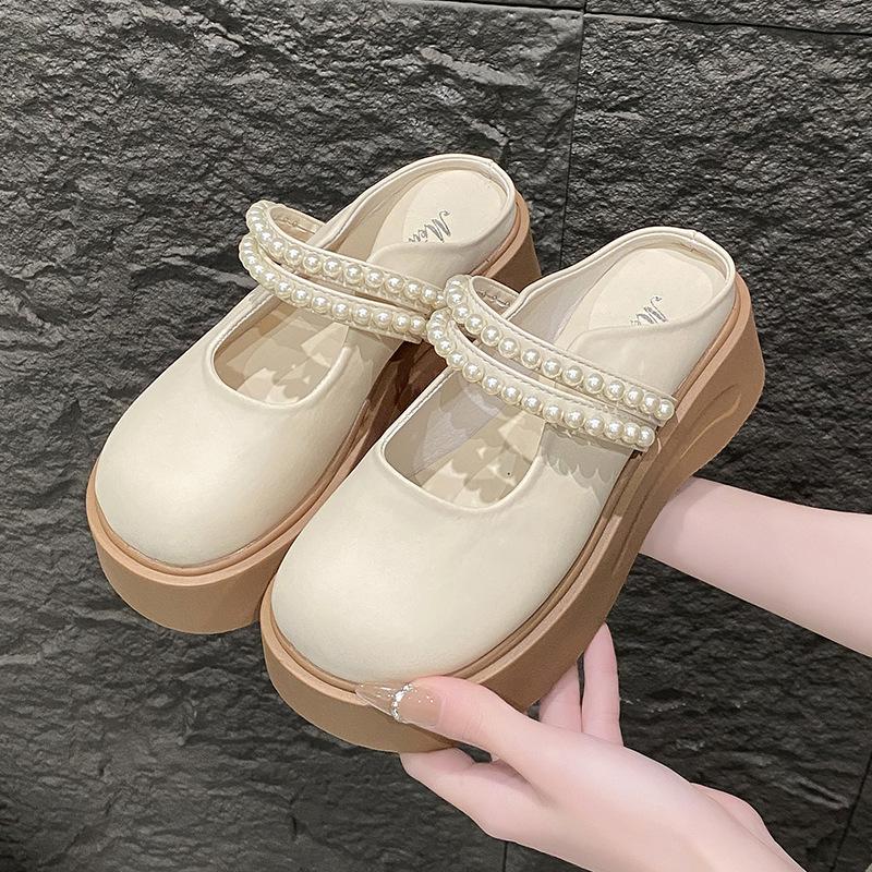 

Туфли-шлепанцы с толстой подошвой и закрытым носком, женская летняя обувь 2025, новая модная жемчужная ленивая обувь, шлепанцы в сказочном стиле 35 бежевый