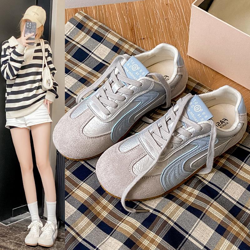 Casual design sense of moral training shoes women's 2025 summer new fashion versatile comfortable soft sole lightweight non-slip white shoes