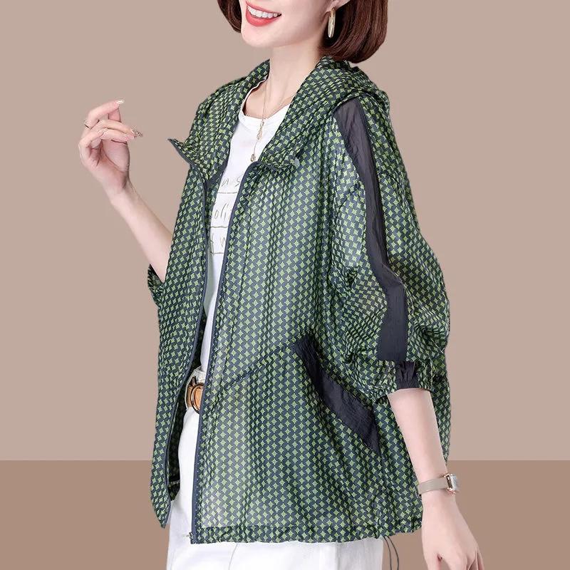 Protectores solares de verano para mujer, abrigo holgado, moda de talla grande, Joker, camisa de protección solar para mujer, chaqueta con capucha, Tops de tendencia para mujer