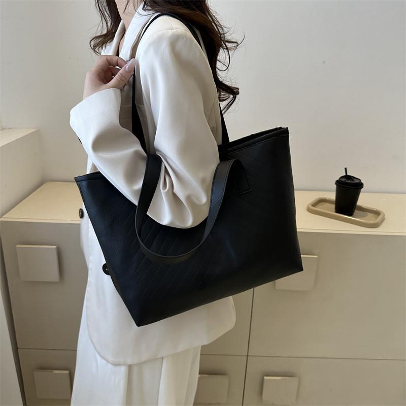 Vintage Large Capacity Shoulder Bag For Women Stylish Casual Tote Bag In Various Colors