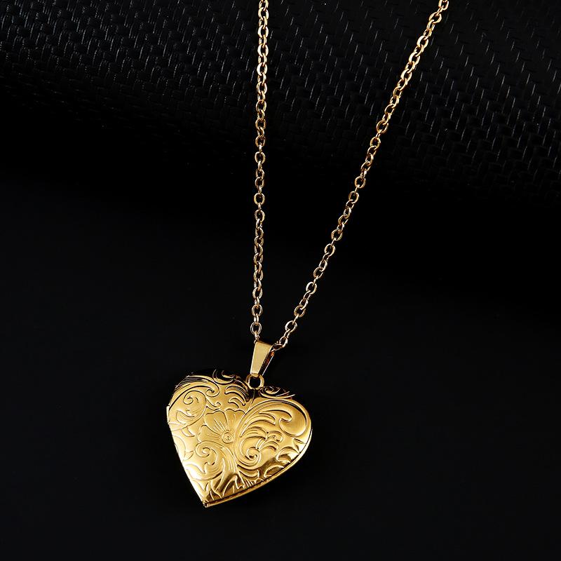 Stainless Steel Plant Pattern Heart-Shaped Photo Frame Necklace with Flat Cross Chain