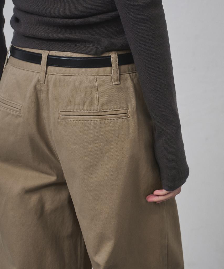 MUSINSA STANDARD WOMAN Curved Chino Pants [Beige]