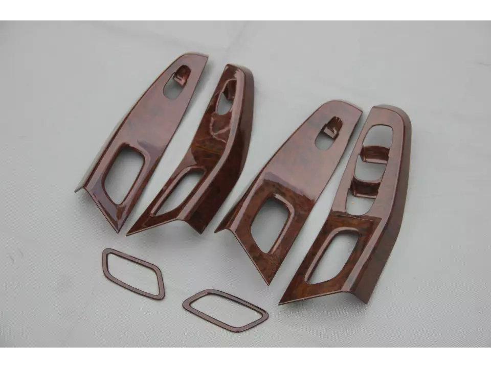 

Venucia T70 Интерьер Персиковое дерево Воздуховод и Отделка подлокотника дверной панели Yes