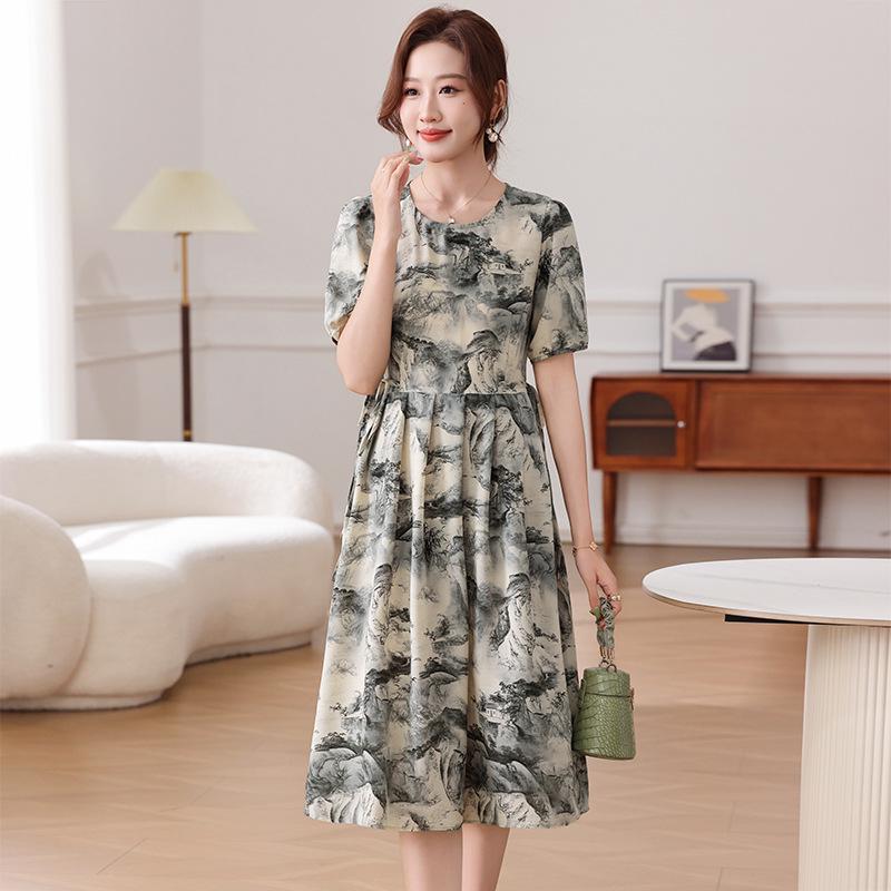 

Mom s Elegant Summer Waist-Cinching Dress: Stylish & Sophisticated for Mature Women, 2026 Collection. XL (105-125 jin)