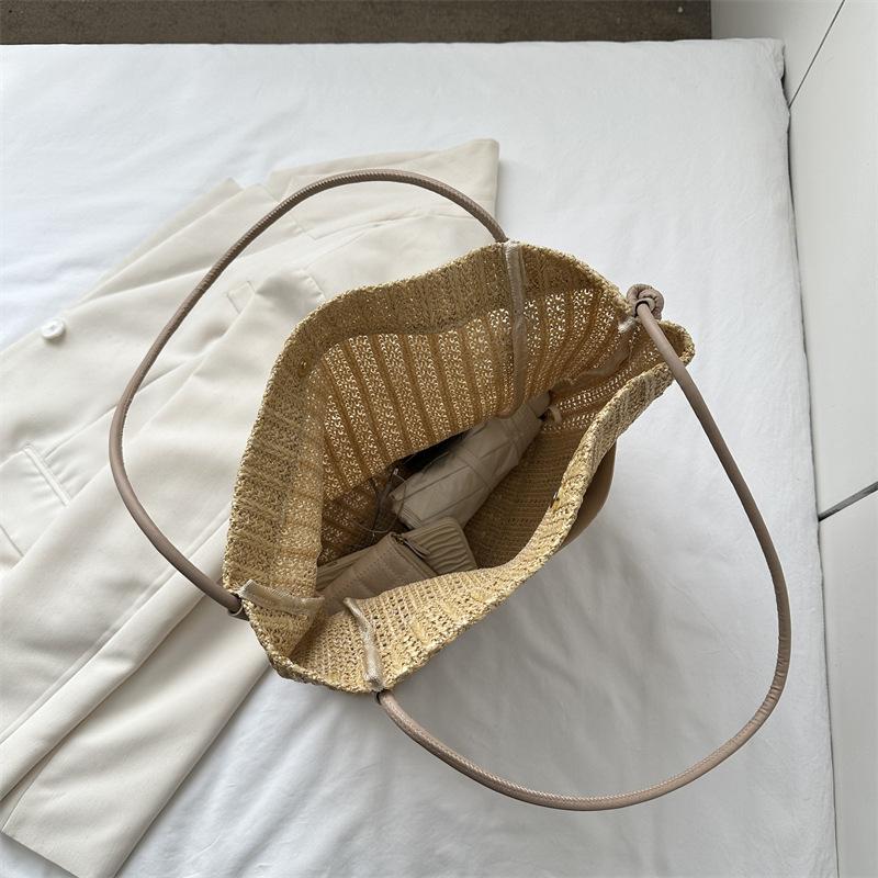 Summer straw bag women's 2025 new large-capacity woven shoulder bag high-end texture niche commuter tote bag