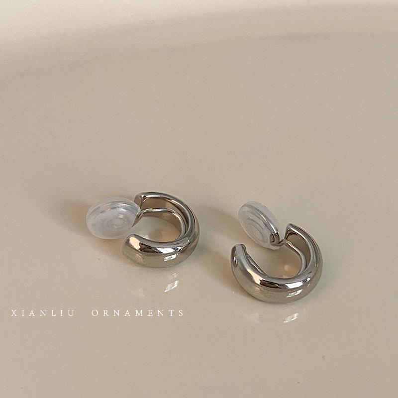 

Элегантные ушные клипсы-спирали от комаров 2022 года: Роскошный нишевый дизайн, серьги без пирсинга для женщин