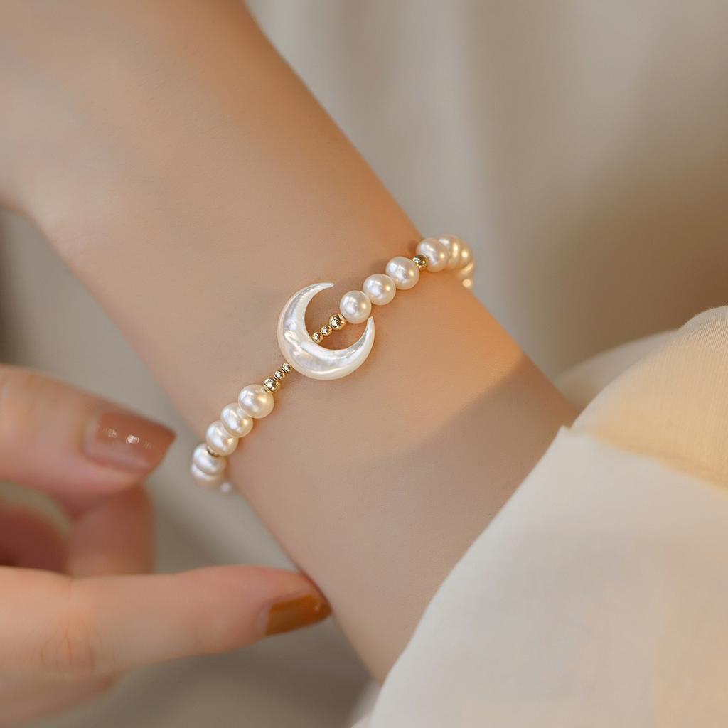 Youthful and youthful freshwater pearl bracelet Moon Shell14K Gold-plated light luxury design bracelet