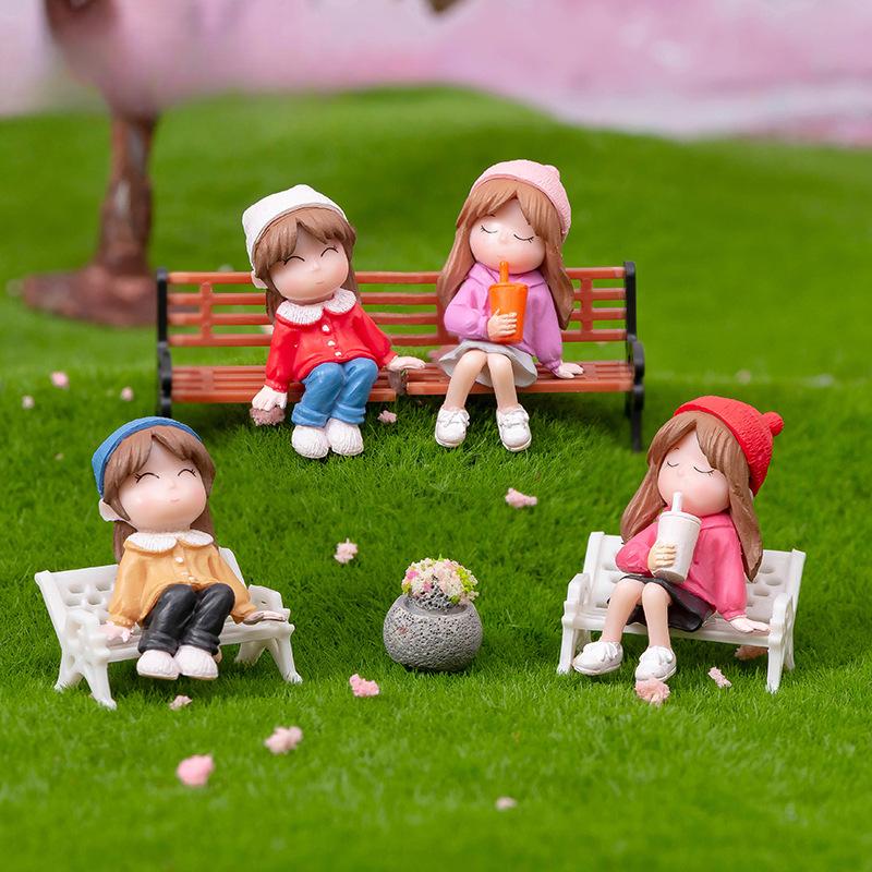 

Micro Landscape Cartoon Cute Little Girl Plastic Doll Key Chain Car Desktop DIY Decorations