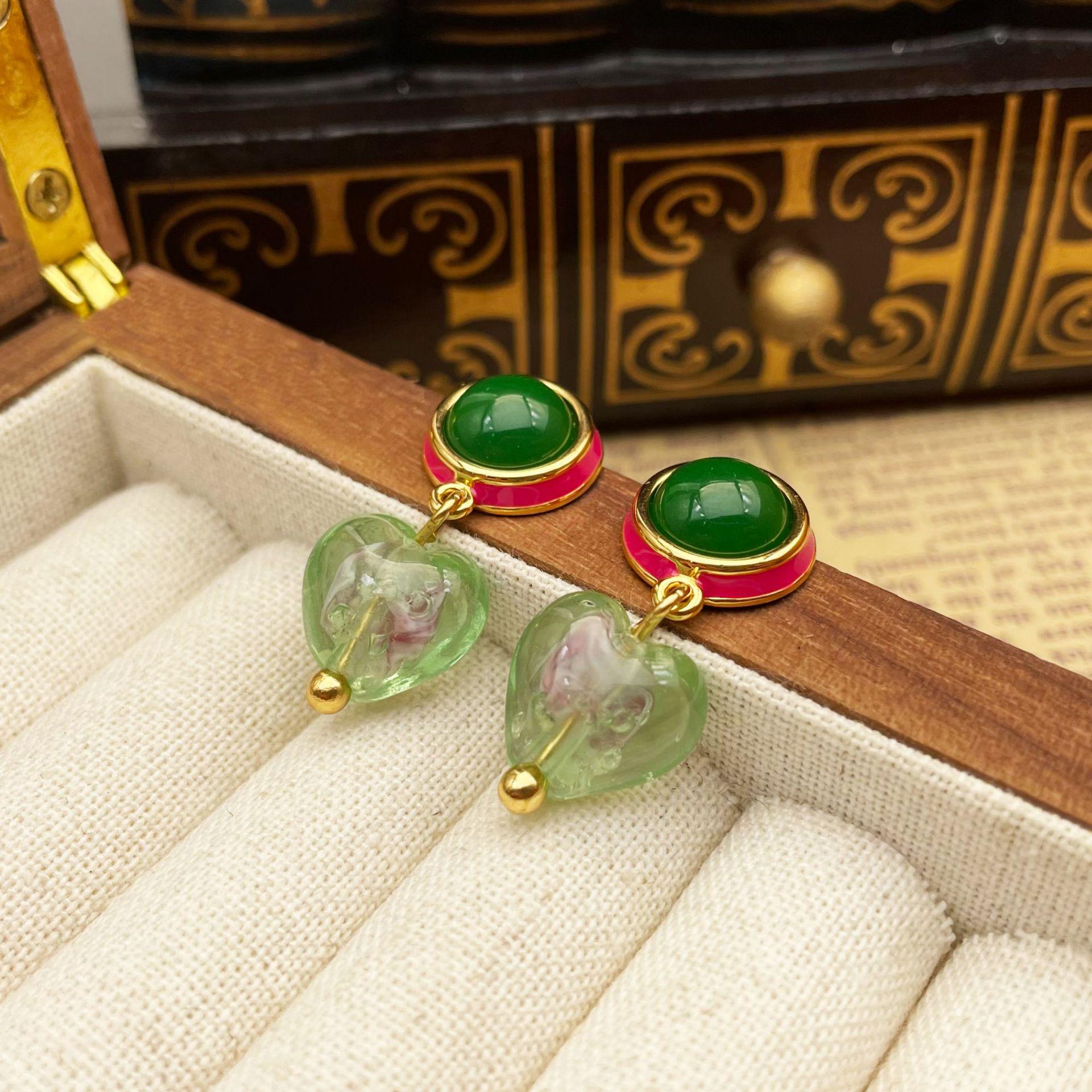 

Европейские и американские винтажные красочные серьги-капли из эмали с ретро стеклянным сердцем и серебряной иглой для женщин