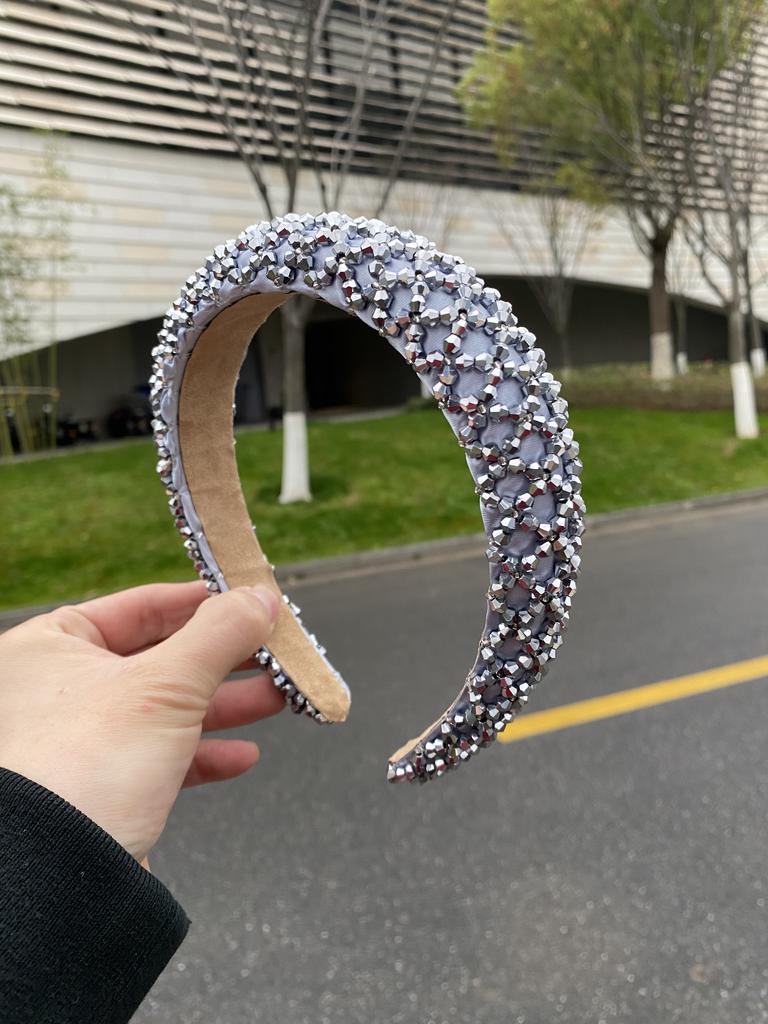 Neues Schwamm-Stirnband, Schlichtes und elegantes breitkrempiges Stirnband, Modisches handgenähtes Stirnband, Strass-Haaraccessoire