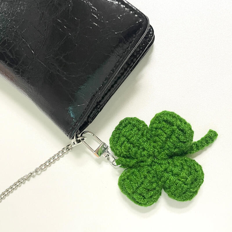 Four-leaf clover keychain lucky handmade knitted group gift