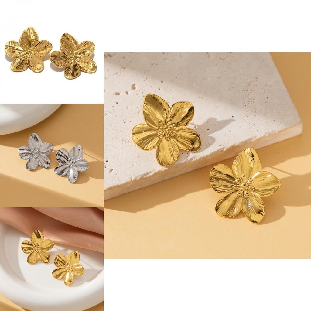 Vintage Gold Elegant Alloy Floral Design Earrings For Women With Shapes Geometric