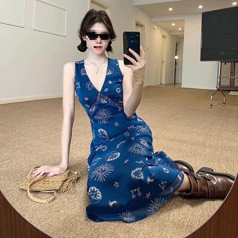 Super Good-looking Printed V-neck Vest Dress, Seaside Vacation Style Waist Repair Off-the-shoulder High-waisted A-shaped Long Skirt
