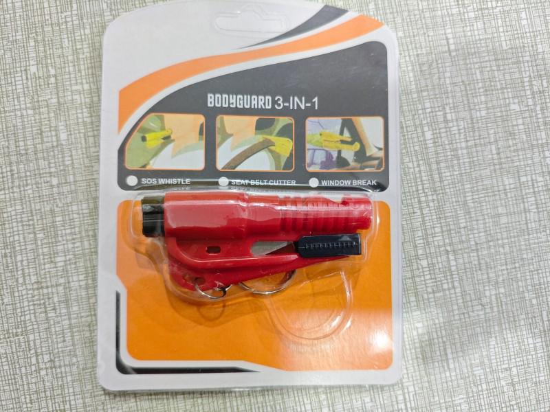 3-in-1 Safety Keychain: Window Breaker, Emergency Hammer, Whistle & Cutter