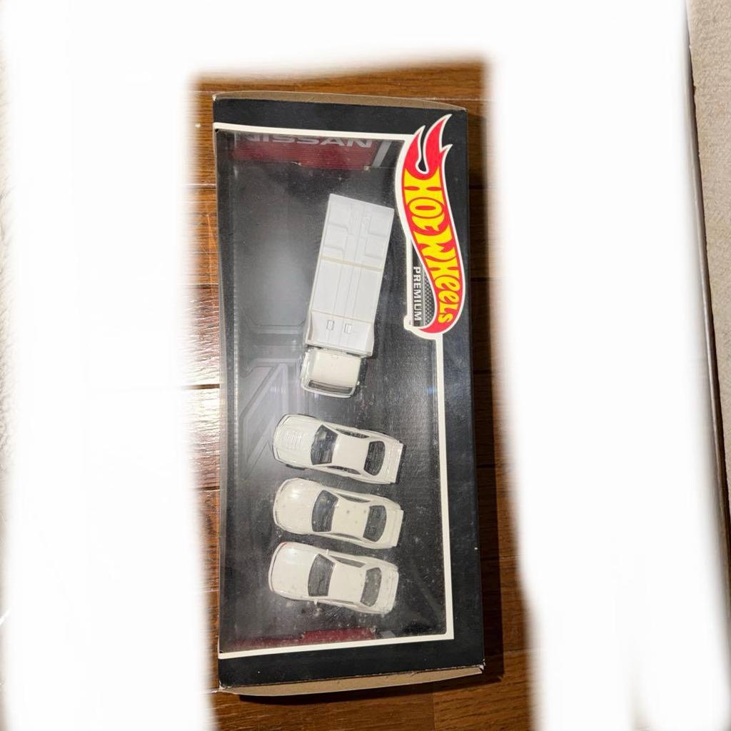 Hot Wheels Nissan 4-Car Set R32 R33 R34