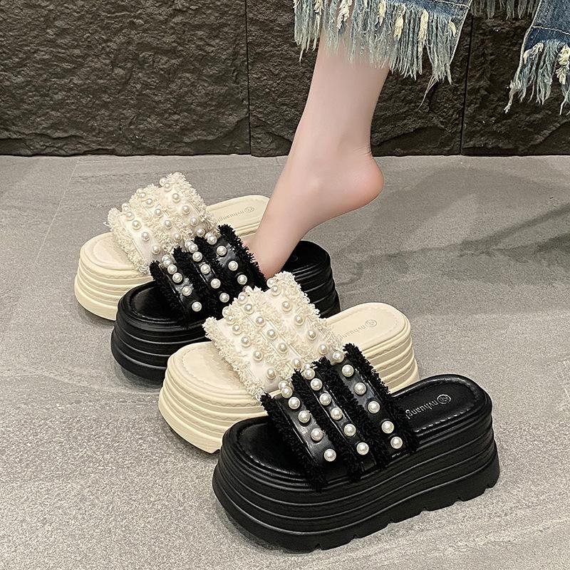2025 Summer Xiaoxiangfeng One-word Pearl Simple Fairy Style Flat Bottom Versatile Soft Bottom Heightened Thick Bottom Outer Slippers